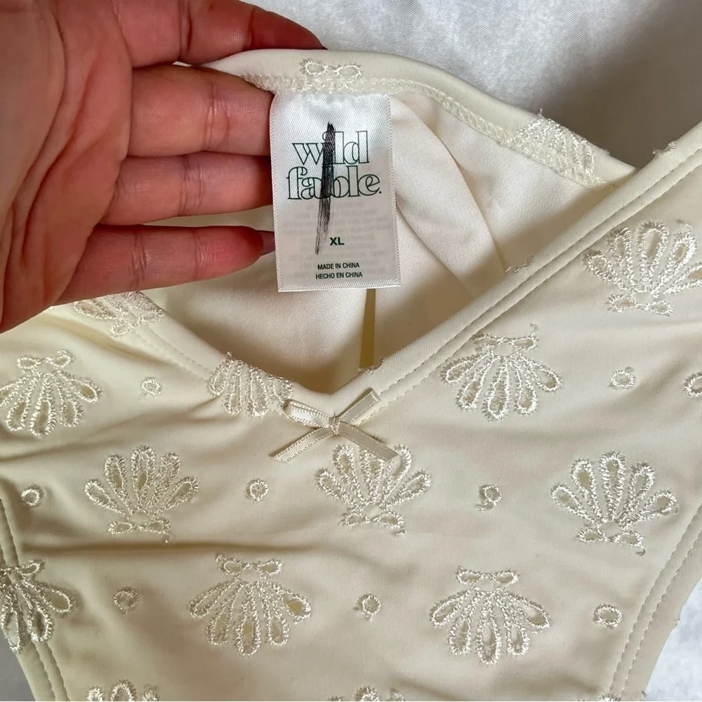 Wild Fable Cream Lace V-Front Bikini Bottoms – Size XL – NWOT